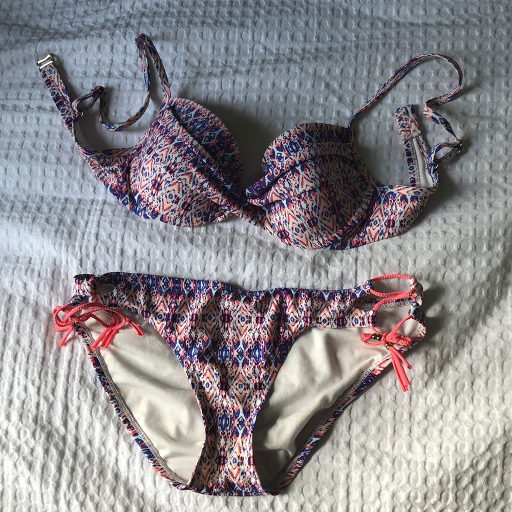 Vibrant fun bikini set 💕